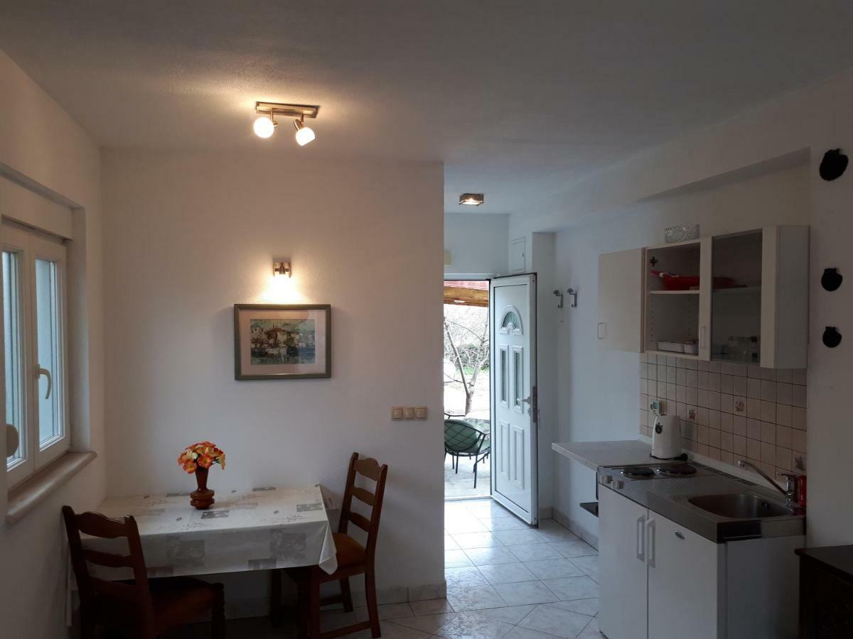 Seaside Apartment For 2 P Trogir Exterior photo